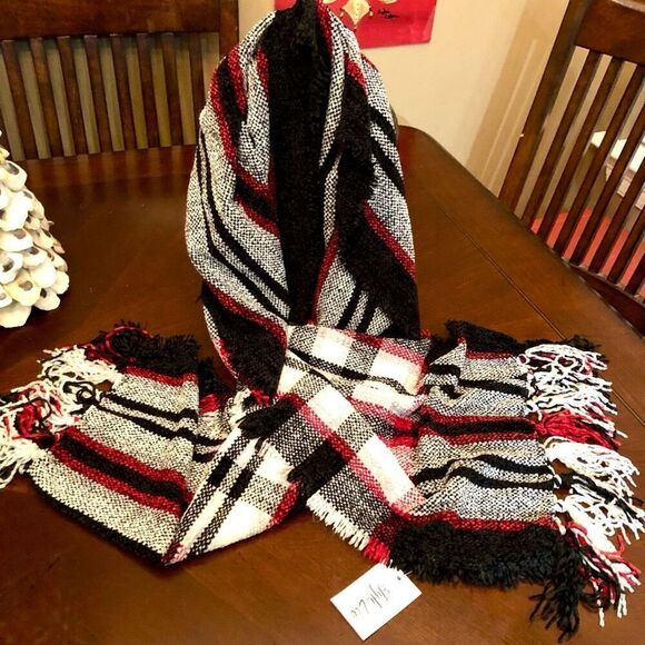 STYLE & CO. - NWT Macy's Soft Chenille Plaid Scarf w/Fringe - 64" x 13" - Picture 3 of 13